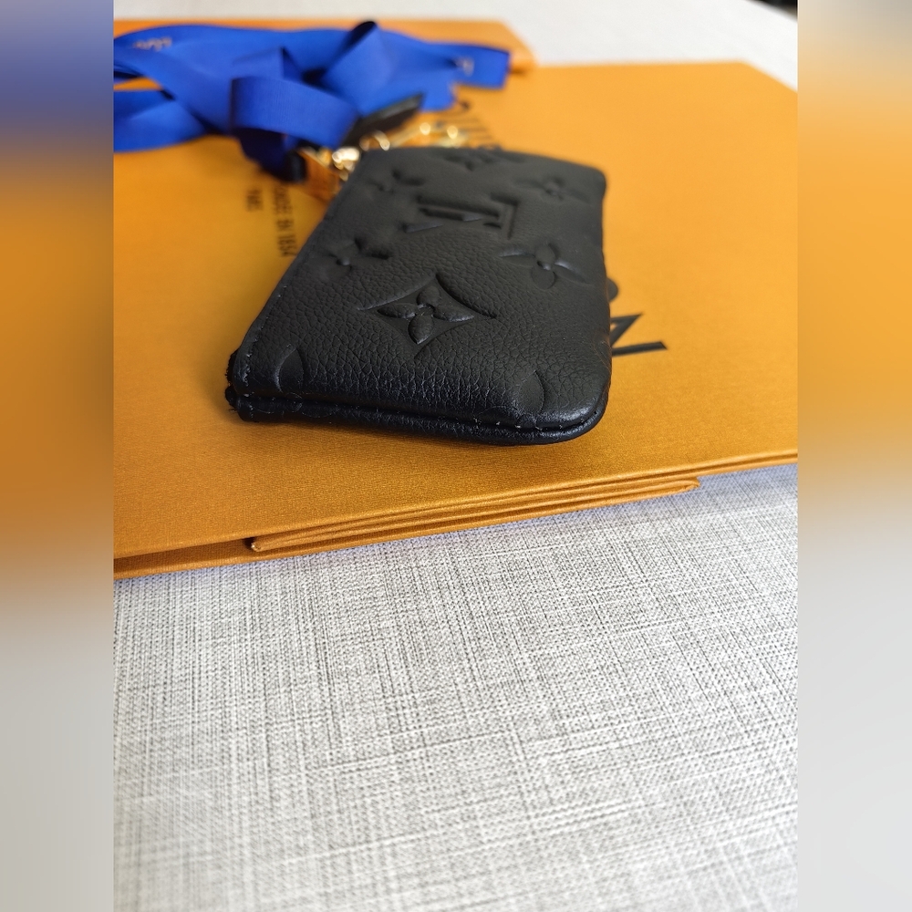 Louis Vuitton Black Key Pouch - Picture 8 of 13
